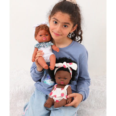 14インチ 33cm 再生されたアフリカンゴム・ドリー ミュスリンジャンプスーツと女の子のための弓頭帯